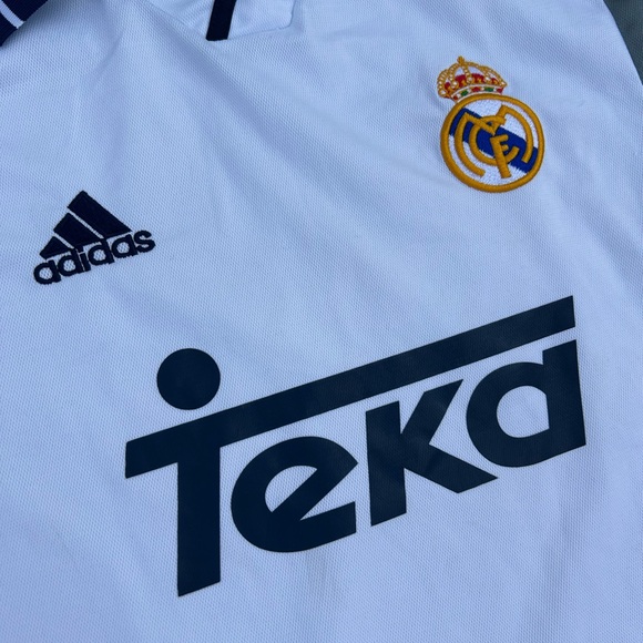 2000-01 Real Madrid Kit - Picture 2 of 8